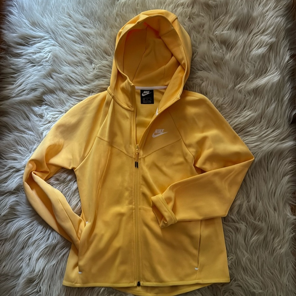 Nike women’s medium yellow hooded sweatshirt
